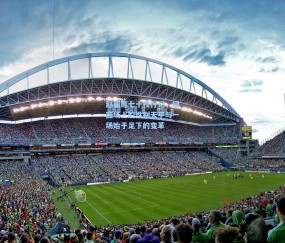 赵丽娜七十校行记，绿茵场上的性别天平与一场始于足下的变革